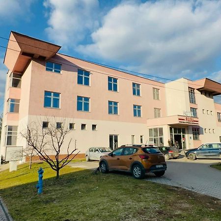 Hotel Minero Tuzla Exterior foto